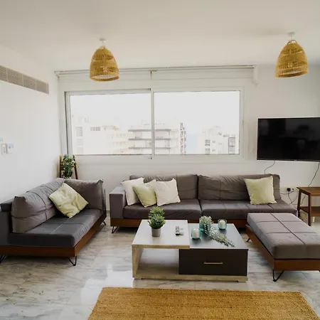 Apartment Seaview Pearl In Mackenzie With Pool & Jacuzzi *