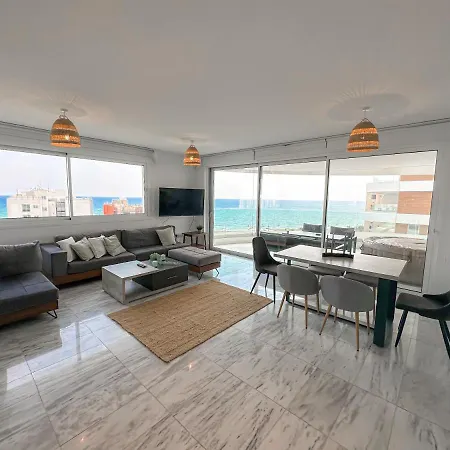 Apartment Seaview Pearl In Mackenzie With Pool & Jacuzzi *