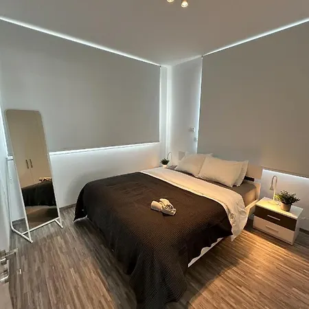 Apartment Seaview Pearl In Mackenzie With Pool & Jacuzzi Larnaca