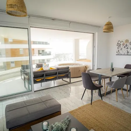 Seaview Pearl In Mackenzie With Pool & Jacuzzi Apartment