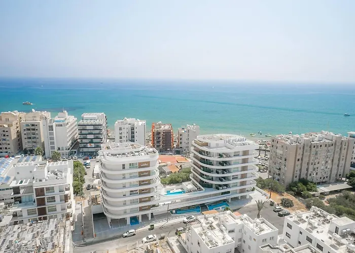 Seaview Pearl In Mackenzie With Pool & Jacuzzi